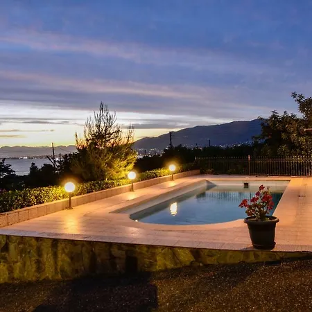 Villa Dolphin